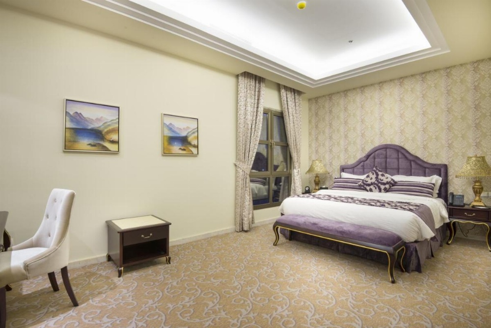 Room image 4